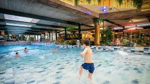 Ontspannen genieten op een vakantiepark in Nederland met zwembad