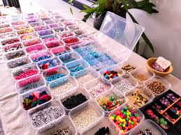 Creatief Kinderfeestje: Sieraden Maken Met Vrolijke Kralen